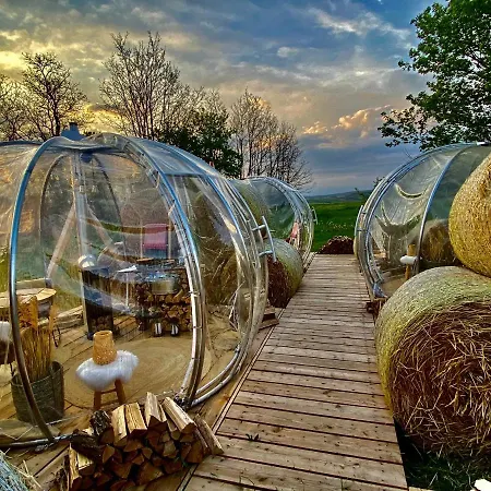 Treehouses Kapolcs ホテル *